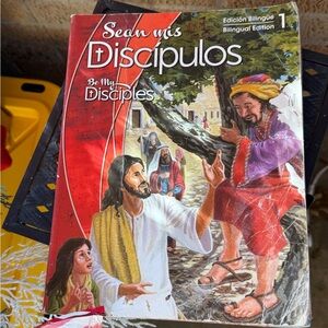 Bilingüe Edition student textbook from the "sean mis discípulos "
